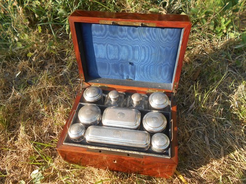 Ancien coffret voyage