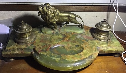 Bel calamaio con leone - , bronzo